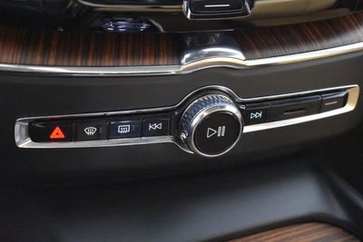 2025 Volvo XC60 Plug-In Hybrid Ultra