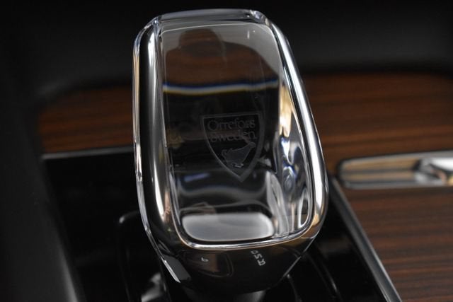 2025 Volvo XC60 Plug-In Hybrid Ultra