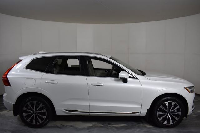 2023 Volvo XC60 Plus Bright Theme