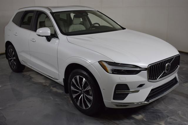 2023 Volvo XC60 Plus Bright Theme