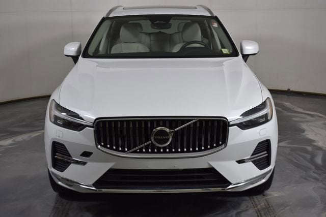 2023 Volvo XC60 Plus Bright Theme