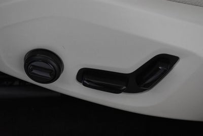 2023 Volvo XC60 Plus Bright Theme