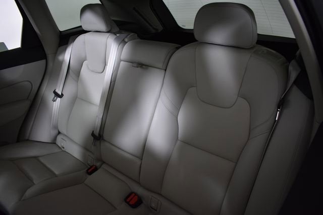 2023 Volvo XC60 Plus Bright Theme