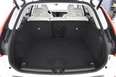 2023 Volvo XC60 Plus Bright Theme