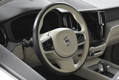 2023 Volvo XC60 Plus Bright Theme