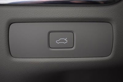 2023 Volvo XC60 Plus Bright Theme