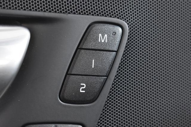 2023 Volvo XC60 Plus Bright Theme