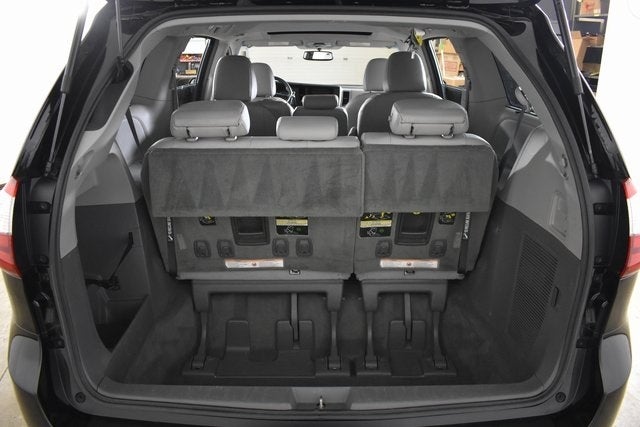 2016 Toyota Sienna XLE 8 Passenger